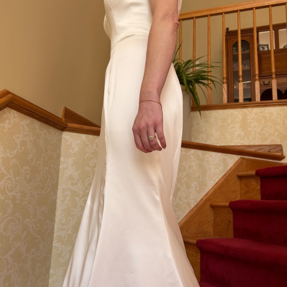 Jenny Yoo Wedding Gown NWT- Ivory Satin Size 6 - Picture 9 of 16